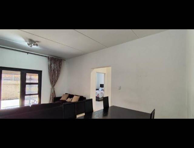 3 BEDROOM APARTMENT FOR SALE IN RAVENSWOOD